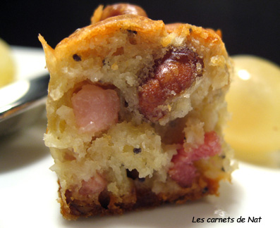 Brochettes de mini-cakes, noix, lardons et roquefort…-2